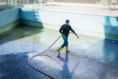 Commercial Pool Cleaning